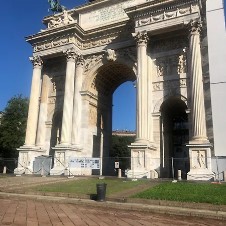 Arco House Апартаменты Милан